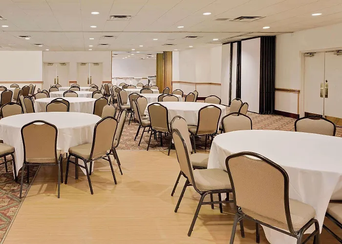 Ramada By Wyndham Marquette