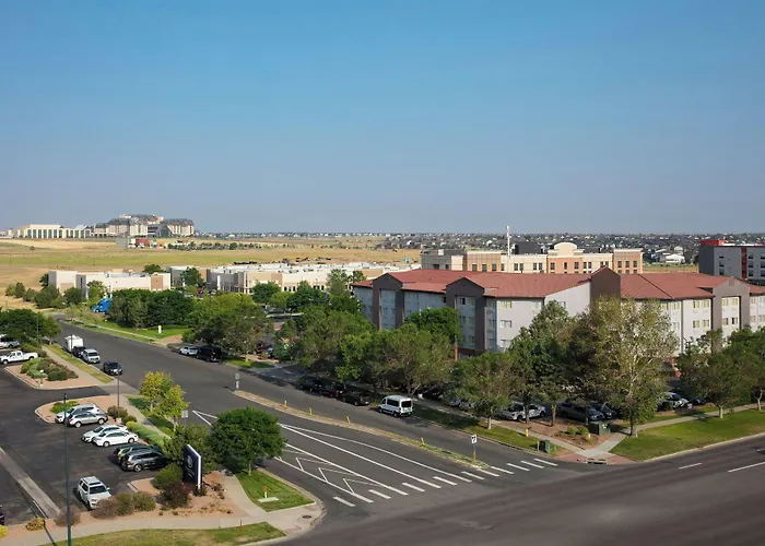 Courtyard By Marriott Denver Airport