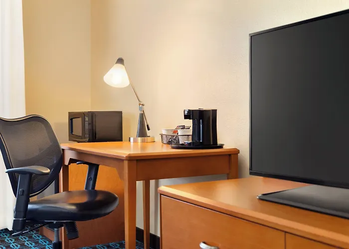 Fairfield Inn & Suites By Marriott Toledo Maumee