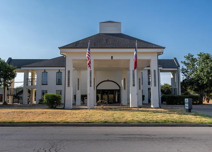 Days Inn By Wyndham Granbury