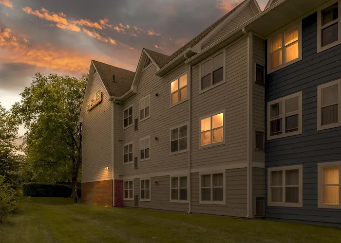 Sonesta Es Suites Fairfax Fair Lakes