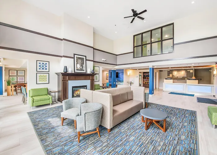 Holiday Inn Express - Delafield By Ihg