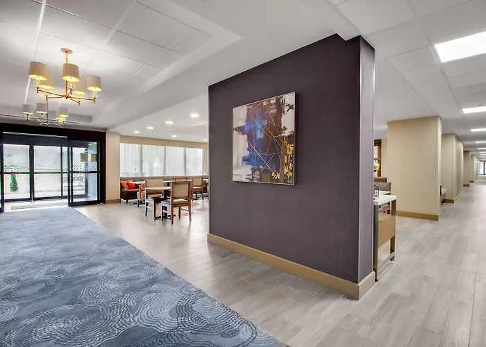Hampton Inn Birmingham-Colonnade 280