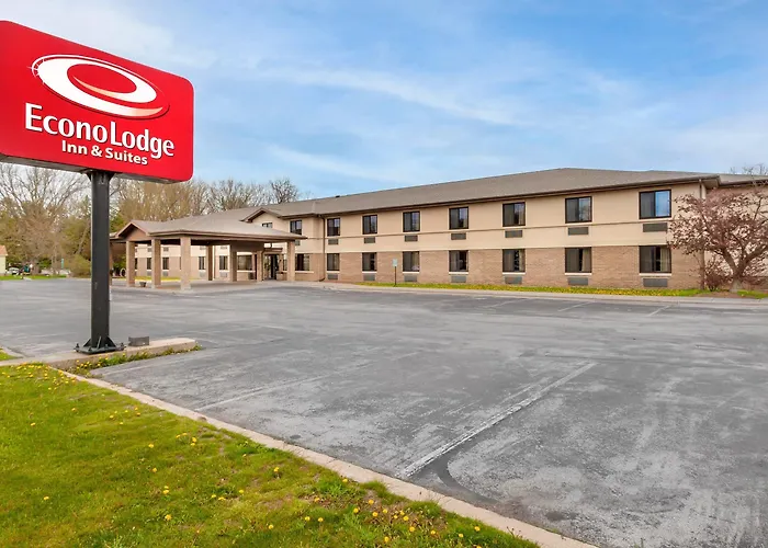 Econo Lodge Inn & Suites Oconto