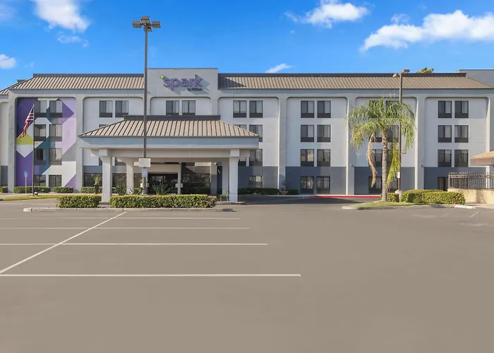 Spark By Hilton Bakersfield Central