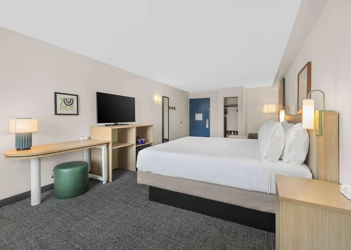 Spark By Hilton Bakersfield Central