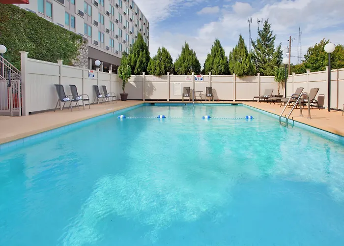 Holiday Inn At The Campus By Ihg