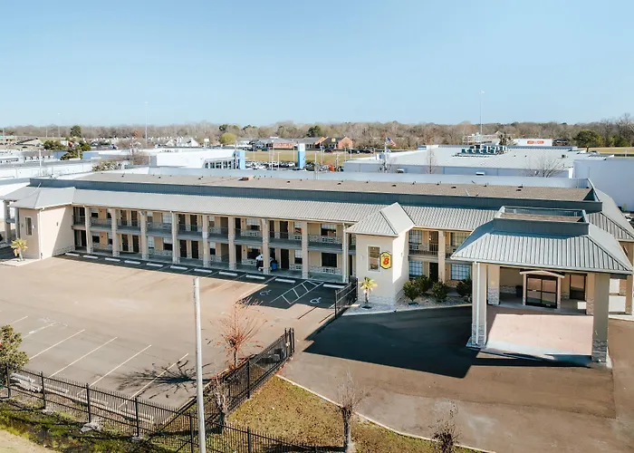 Super 8 By Wyndham Jackson Ms Near The Fairgrounds