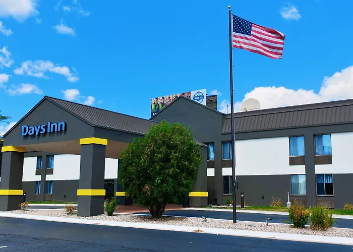Days Inn By Wyndham Fargo - West Acres