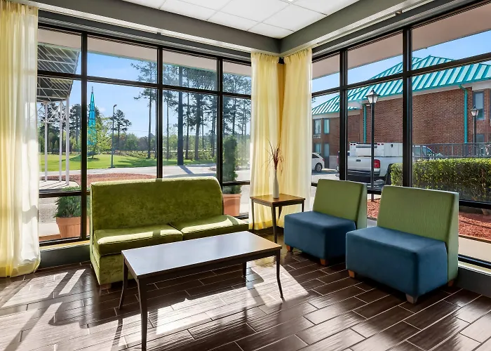 Days Inn By Wyndham Petersburg/South Fort Lee