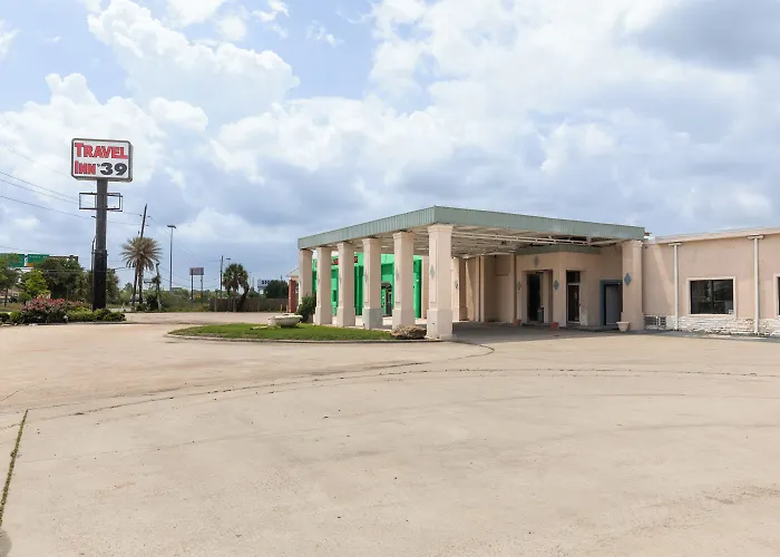 Travel Inn & Suites