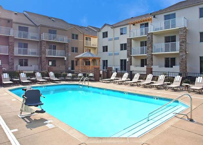Holiday Inn Express Hotel & Suites Pittsburgh Airport By Ihg