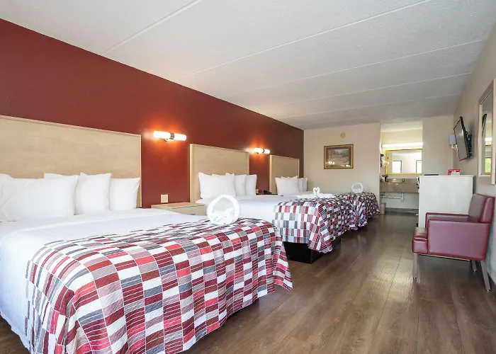 Red Roof Inn & Suites Pigeon Forge Parkway
