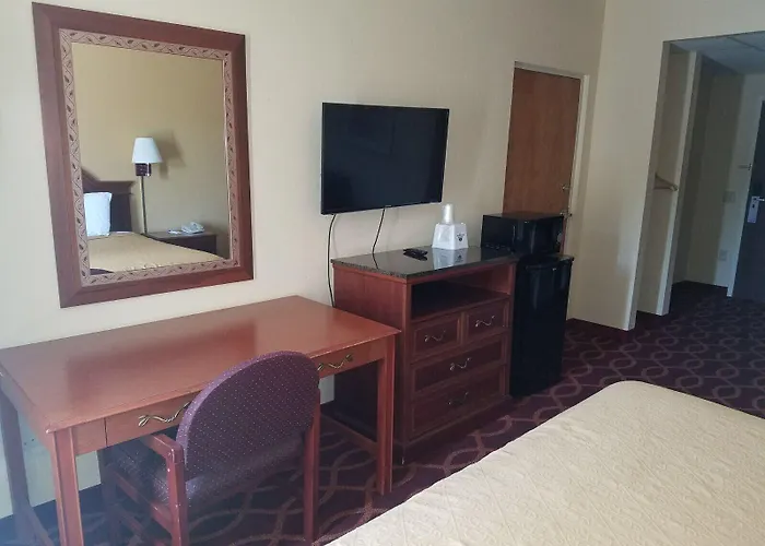 American Inn Evansville East