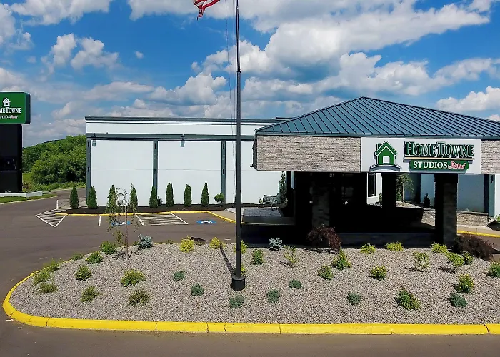Ramada By Wyndham Cortland Hotel & Conference Center