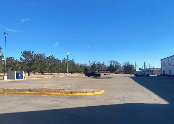 Days Inn By Wyndham Dodge City