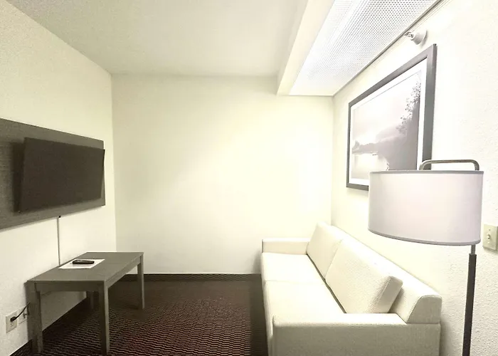 Ramada By Wyndham Columbia
