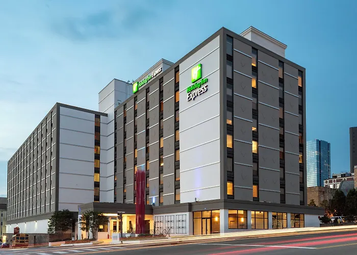 Holiday Inn Express Nashville-Downtown - Broadway By Ihg
