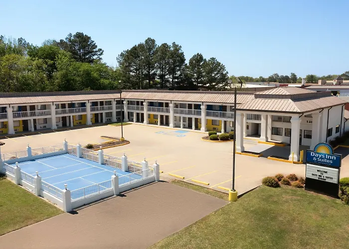 Days Inn & Suites By Wyndham Byram