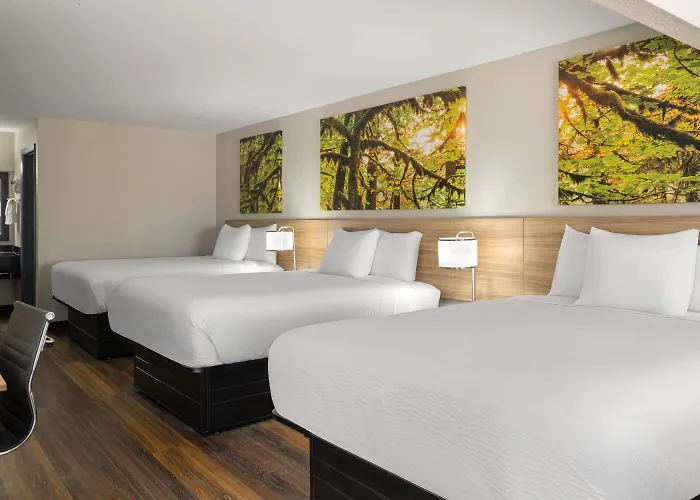Days Inn & Suites By Wyndham Byram