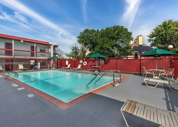 Red Roof Inn North Dallas - Park Central
