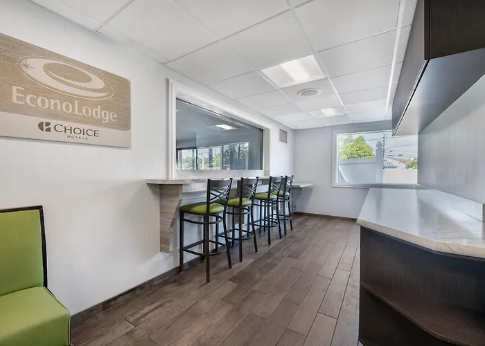 Econo Lodge Hicksville - Long Island