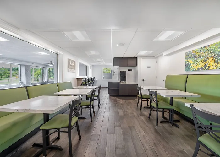 Econo Lodge Hicksville - Long Island