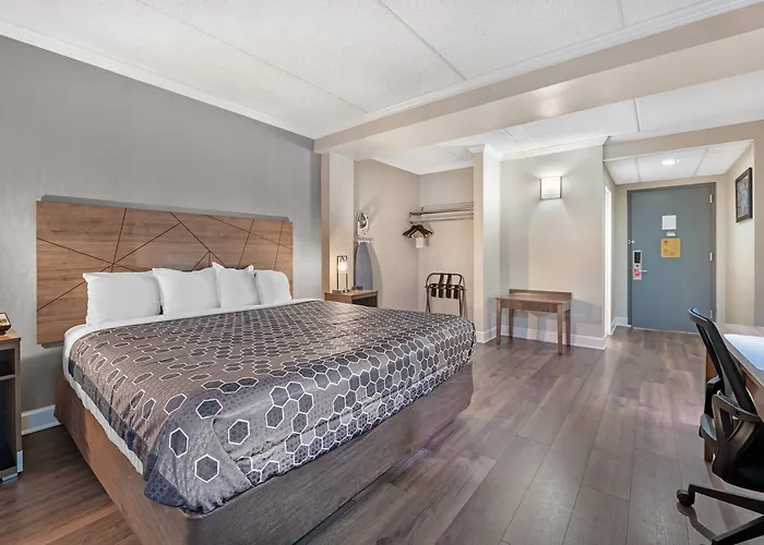 Econo Lodge Hicksville - Long Island