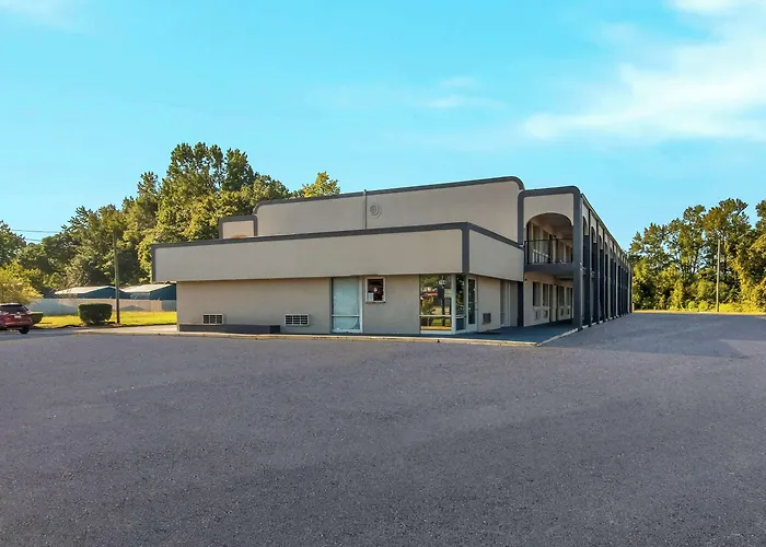 Econo Lodge Goldsboro Hwy 70