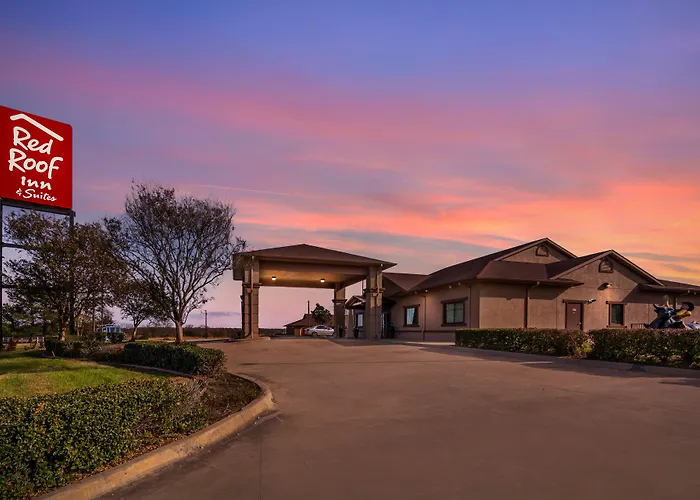 Red Roof Inn & Suites Sulphur Springs