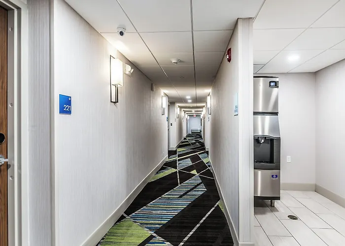 Holiday Inn Express Flint-Campus Area By Ihg