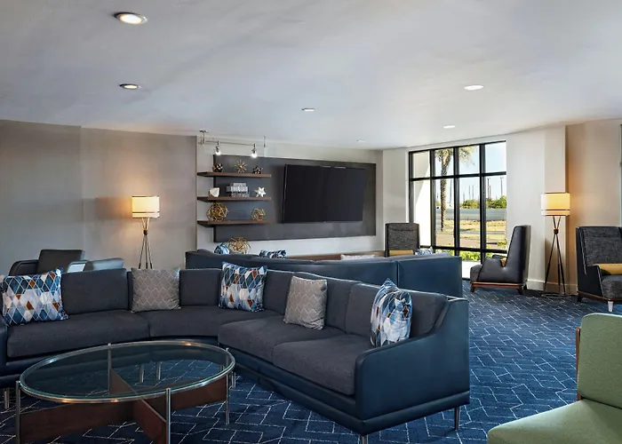 Courtyard By Marriott Laredo