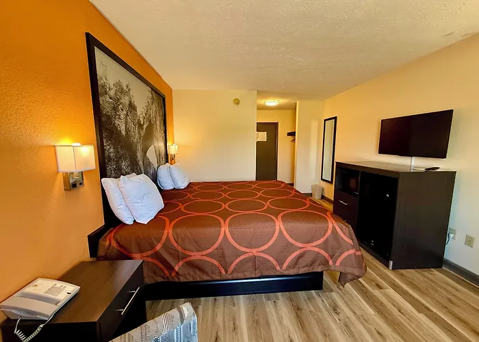 Super 8 By Wyndham Hillsville