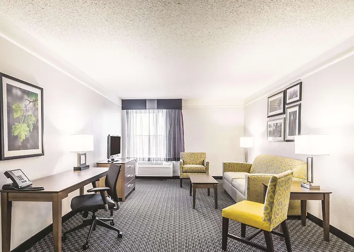 La Quinta By Wyndham Cincinnati Sharonville