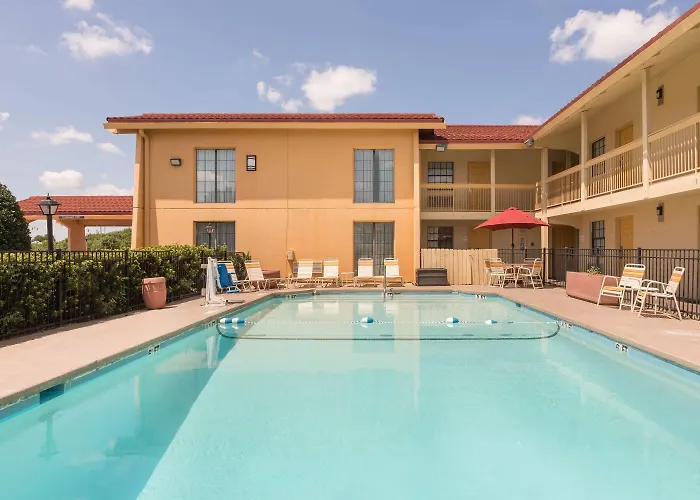 Baymont By Wyndham Greenville Woodruff Rd