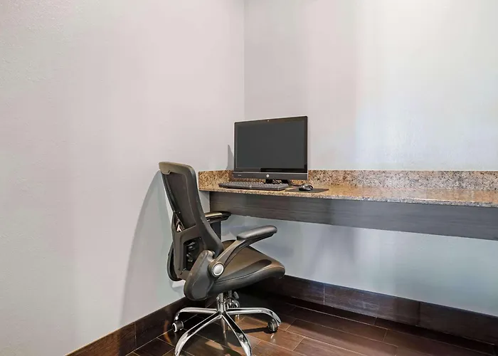 Quality Inn & Suites Birmingham - Highway 280