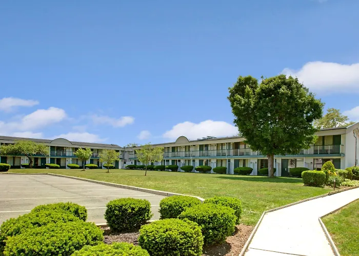 Days Inn By Wyndham Parsippany