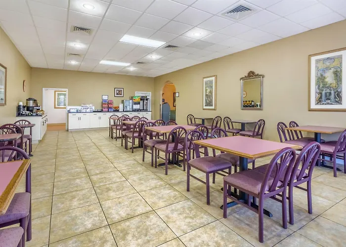 Howard Johnson By Wyndham Lakeland
