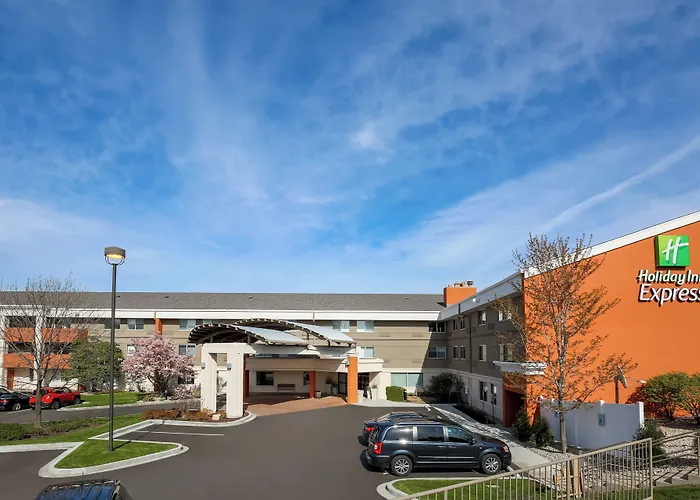 Holiday Inn Express Milwaukee - West Medical Center By Ihg