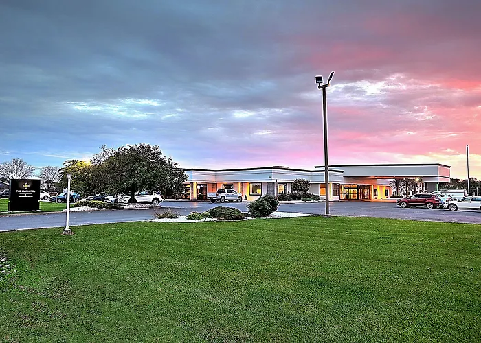 The Lux Hotel & Conference Center, An Ascend Collection Hotel