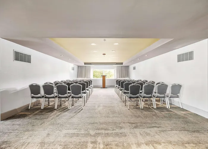 Doubletree Suites By Hilton Hotel Huntsville South