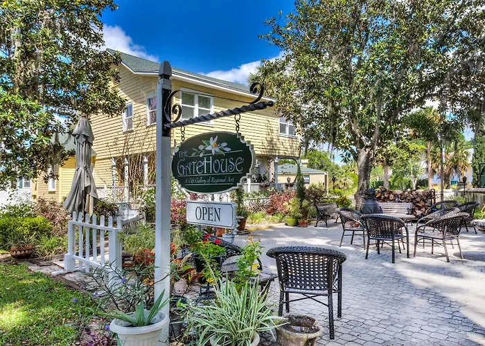 Lakeside Inn On Lake Dora