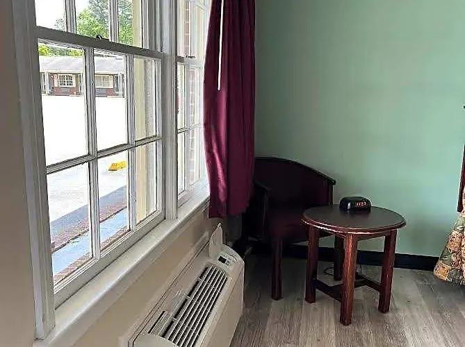 Yorktown Motor Lodge