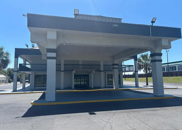 Clarion Pointe
