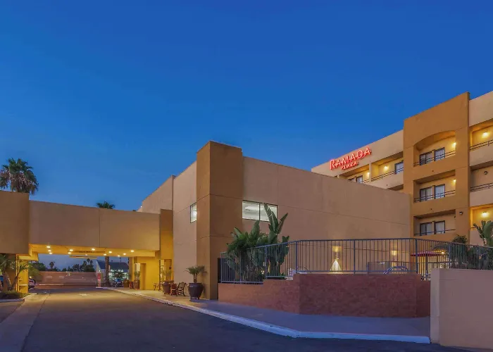 Ramada Plaza By Wyndham Garden Grove/Anaheim South