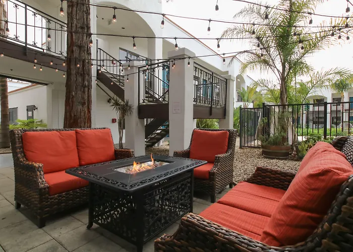 Oxford Suites Pismo Beach