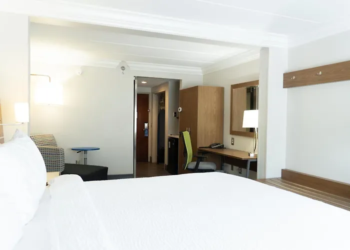 Holiday Inn Express & Suites Columbia-Fort Jackson By Ihg