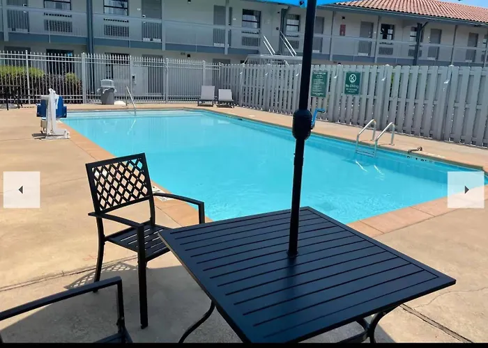 Quality Inn & Suites Tuscaloosa Near University