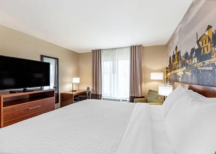 Clarion Pointe Racine - Mount Pleasant