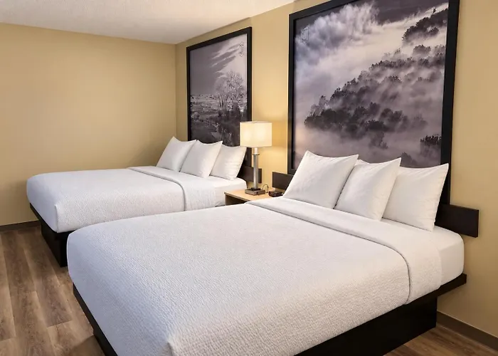 Super 8 By Wyndham Mason City